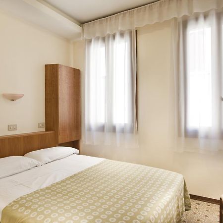 Hotel San Fantin Венеция Номер фото