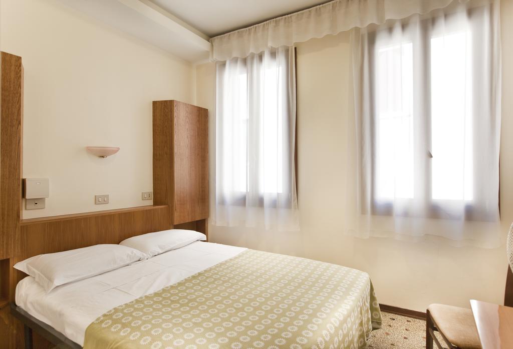Hotel San Fantin Венеция Номер фото